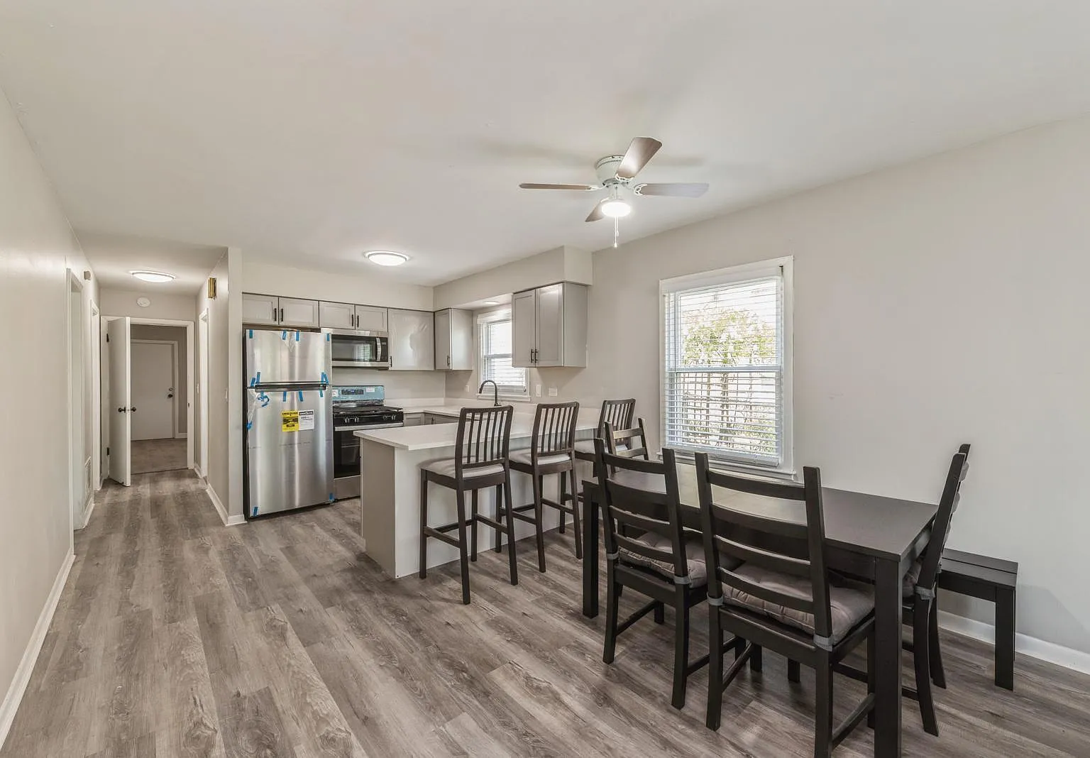 3 bed, 1800 sqft, $1,900 — Photo 2