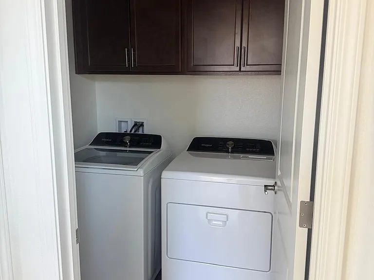 2337 E Amboy Ave — Photo 8