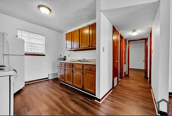 313 Beta St S #325D — Photo 8