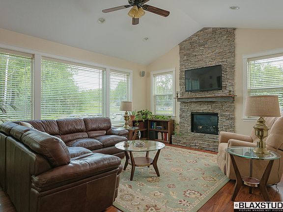 3rd image of 6149 N Kettle Dr