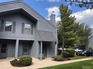 703 Woodhaven Dr #703, Edison, NJ