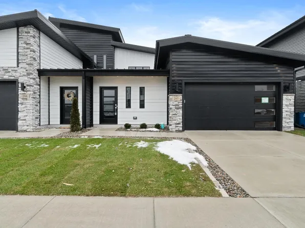 257 Nomo Pl, Crown Point, IN 46307