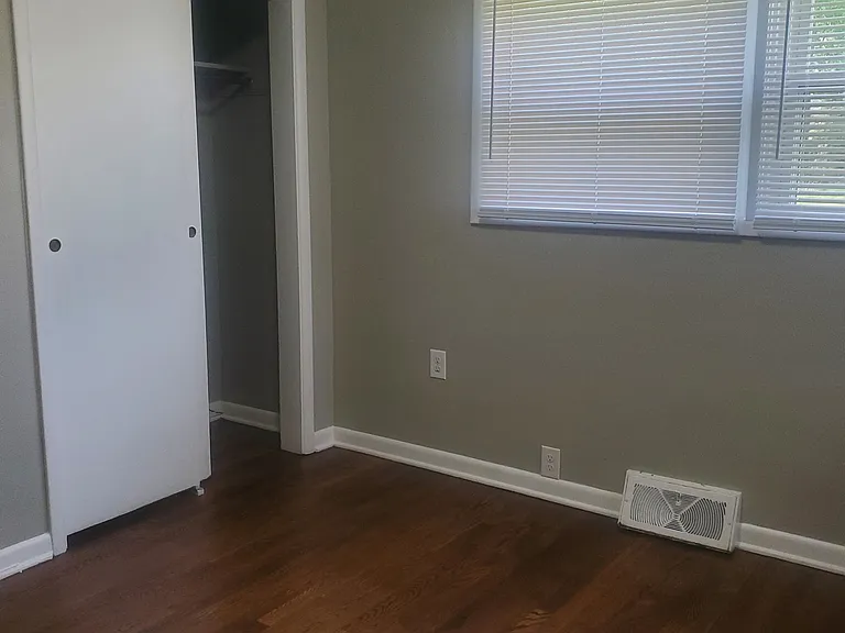 3705 Manchester Rd — Photo 11