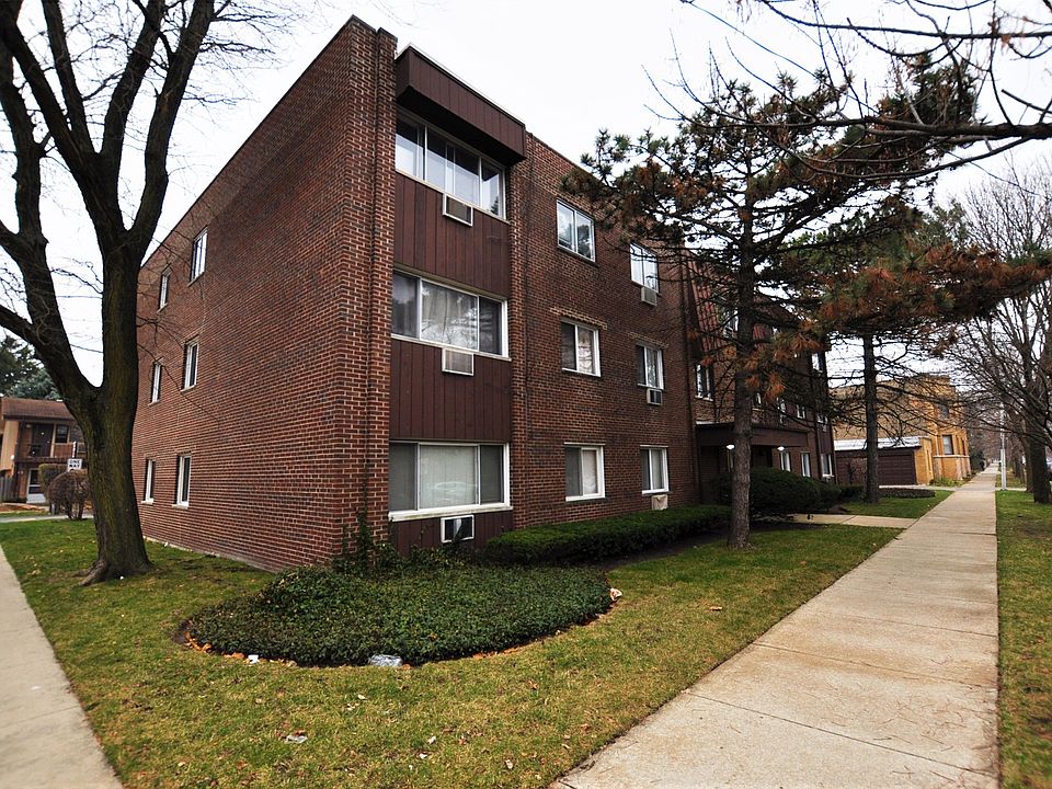 1st image of 3201 W Balmoral Ave APT 305
