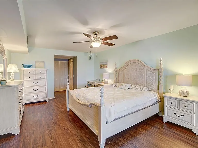 5108 Brittany Dr S #205 — Photo 13