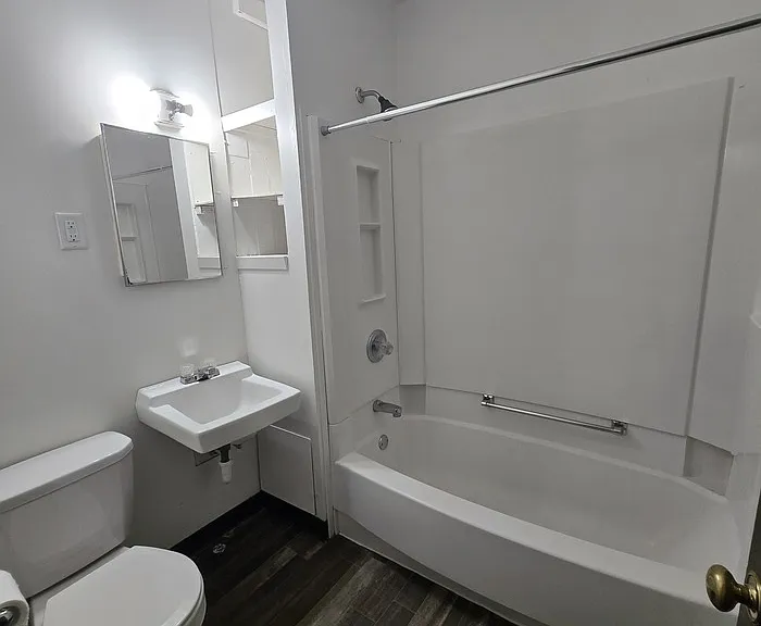 906 Lowell St #4 — Photo 8