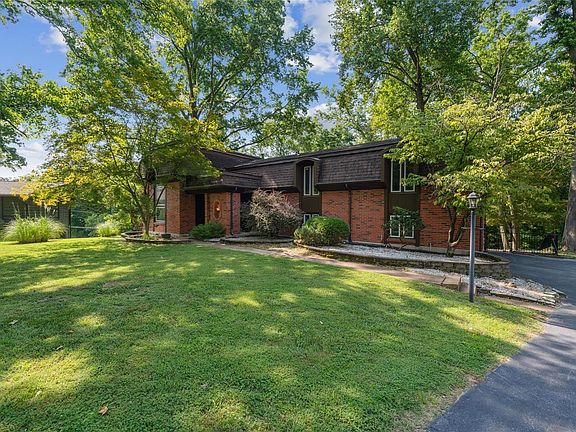 2nd image of 14600 Laketrails Ct