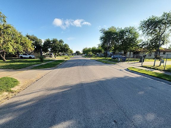 4th image of 4613 Hakel Dr