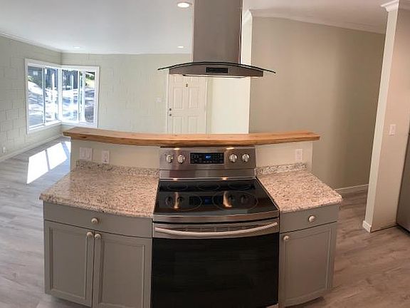 3rd image of 192 N Shepherd St #1