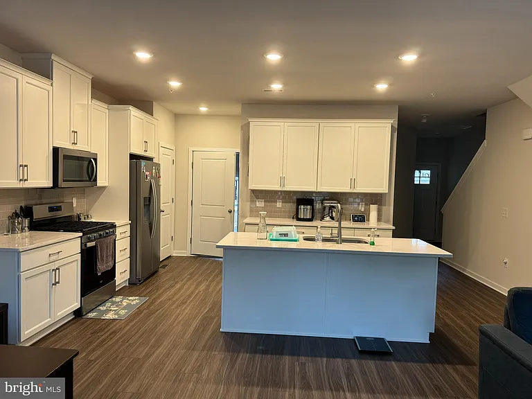 60 Four Leaf Dr — Photo 2