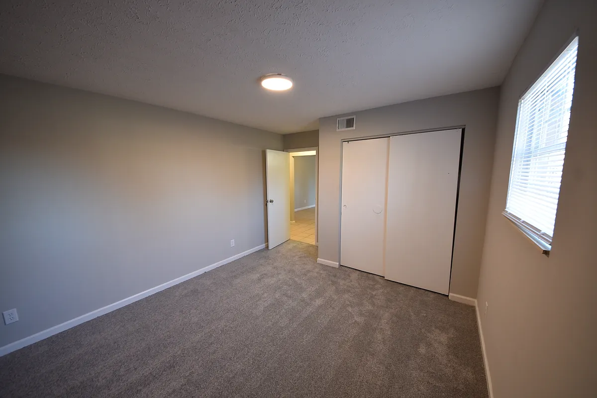 Building Photo - 928 Ohio Pike #507