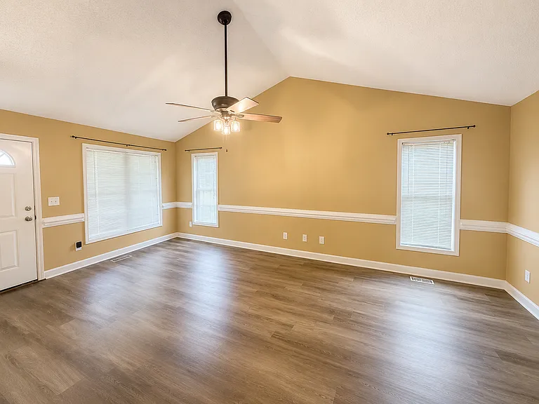 625 Apple St — Photo 8