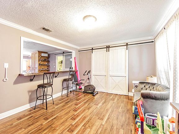 5th image of 1610 Coral Dr