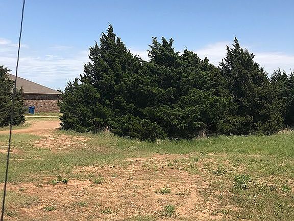 3rd image of 7811 Pickles Gap
