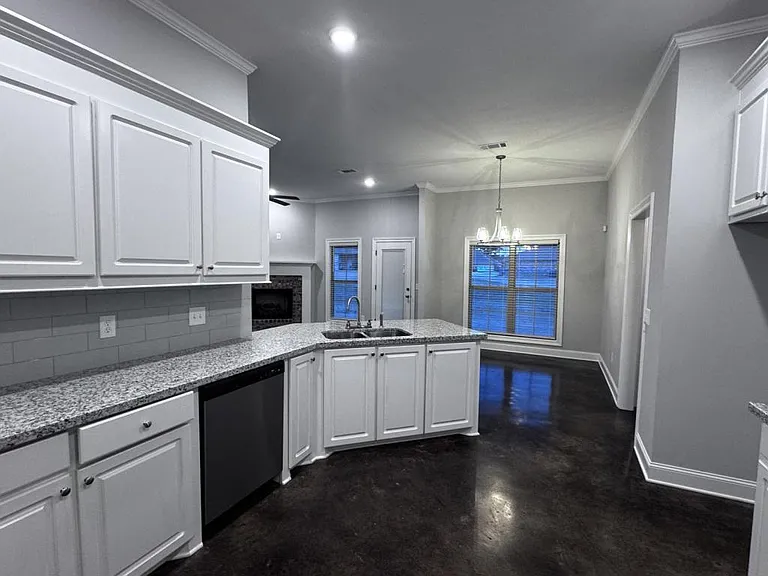 235 Chartleigh Cir — Photo 10