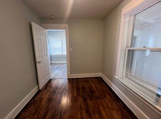 Upper One Bedroom - Close to Downtown Grand Rapids!, Grand Rapids, MI 49504