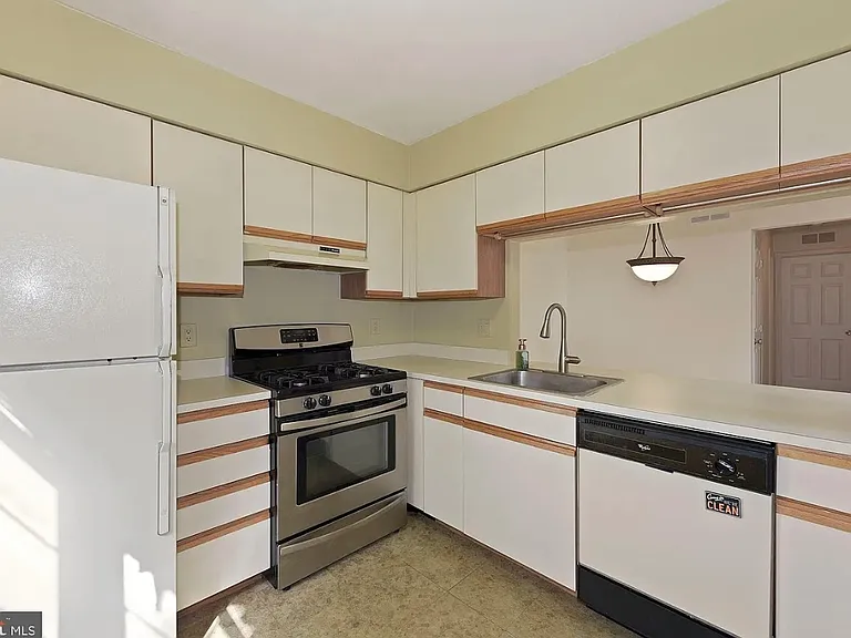 5506 Albridge Way #B — Photo 4