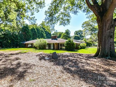 827 Lansdowne Rd, Charlotte, NC, 28270