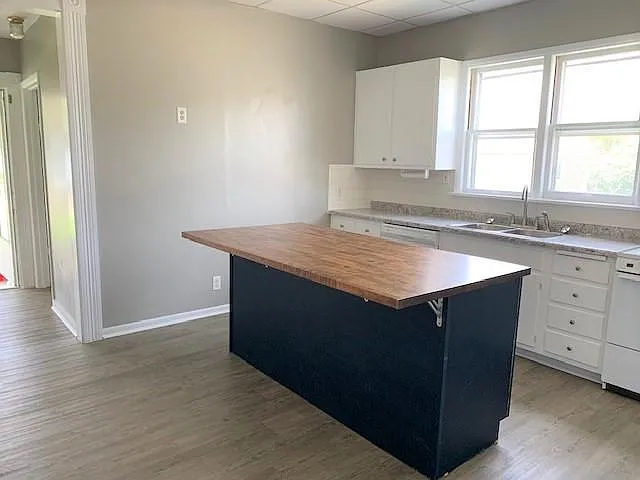 Spacious Kitchen
