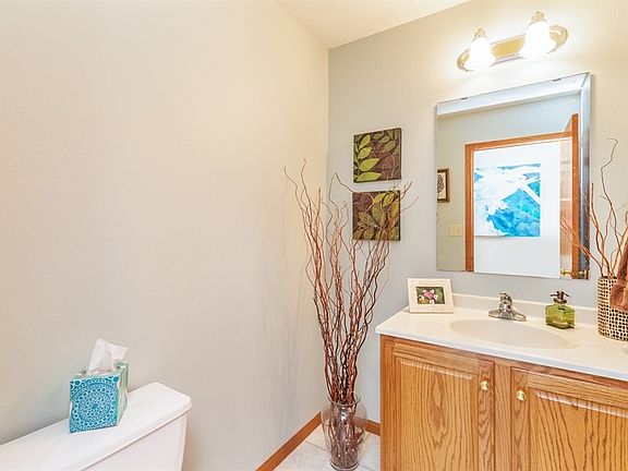 5th image of 416 Barnett Dr