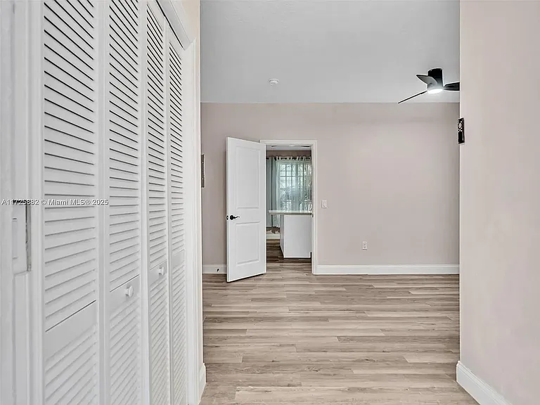 1018 Euclid Ave #2 — Photo 5