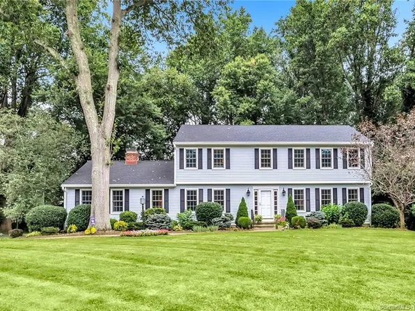 11 Foxwood Road, Trumbull, CT 06611