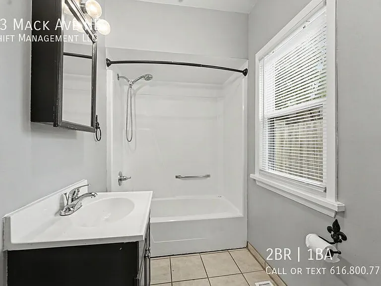 23 Mack Ave NE — Photo 11