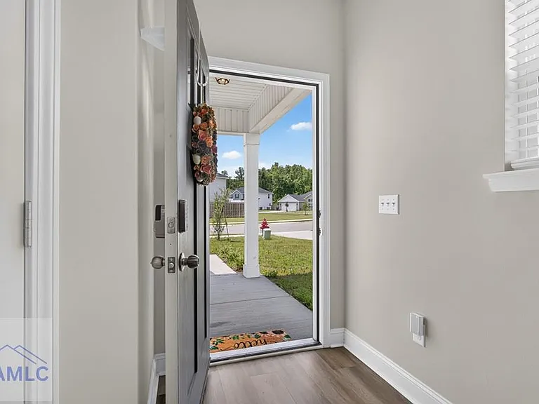 929 Abode Ave — Photo 2