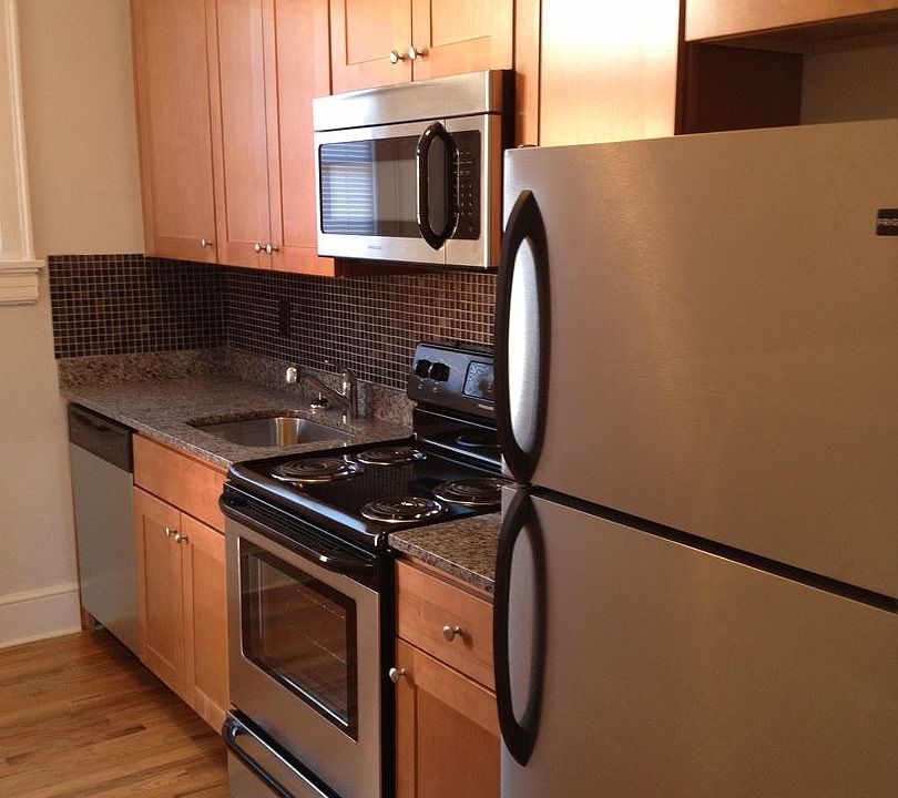 1st image of 1123 W Grace St #26