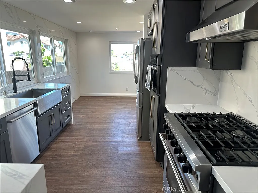 5 bed, 2750 sqft, $6,200 — Photo 2