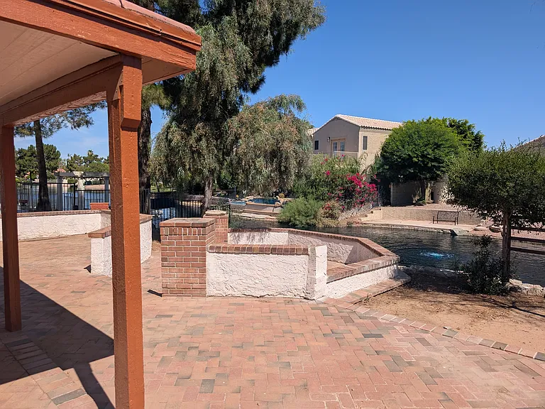 140 S Willow Creek St — Photo 6