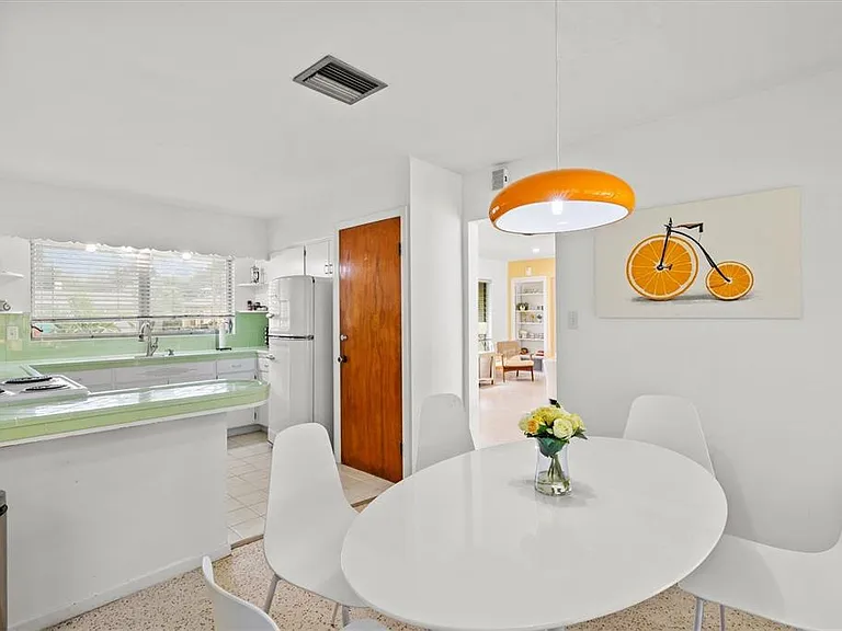 2473 Davis Blvd — Photo 20