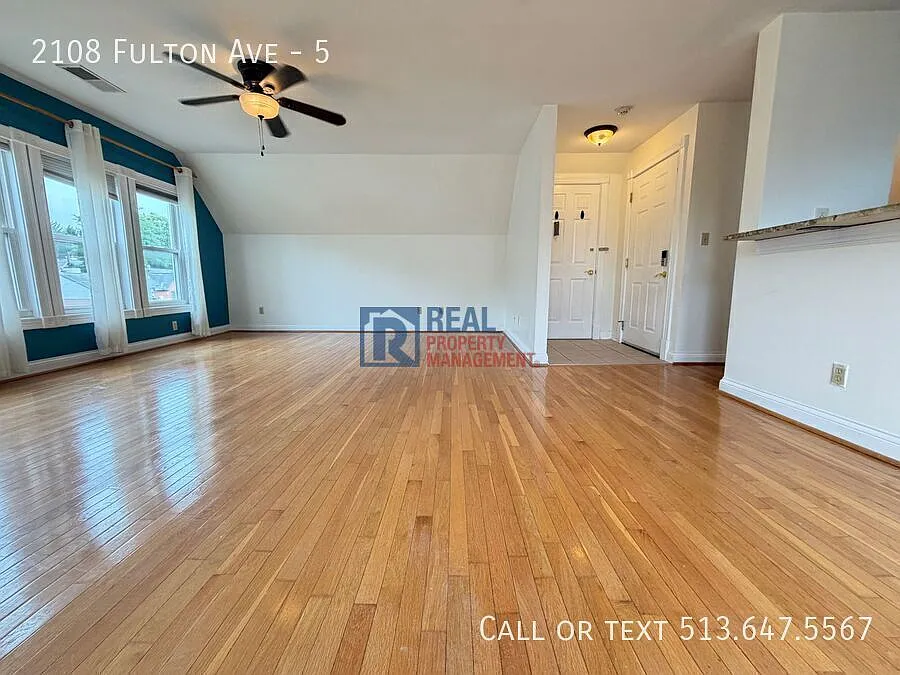 Great Location and Modern Design — Photo 1
