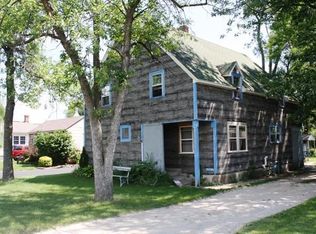 1806 Bainbridge St, La Crosse, WI 54603