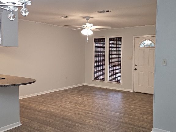 3rd image of 100 Clarence Ray Dr