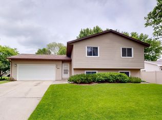 619 Chalet Dr NW, Rochester, MN 55901