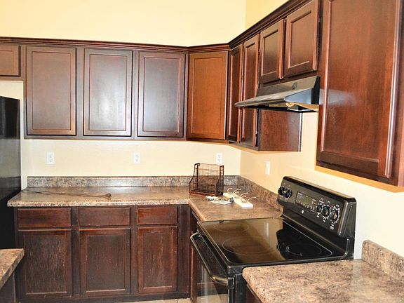 4th image of 8315 S 48th Ln
