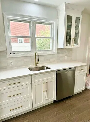 4 bed, 4.0 bath, 2046 sqft, $8,000 — Photo 3