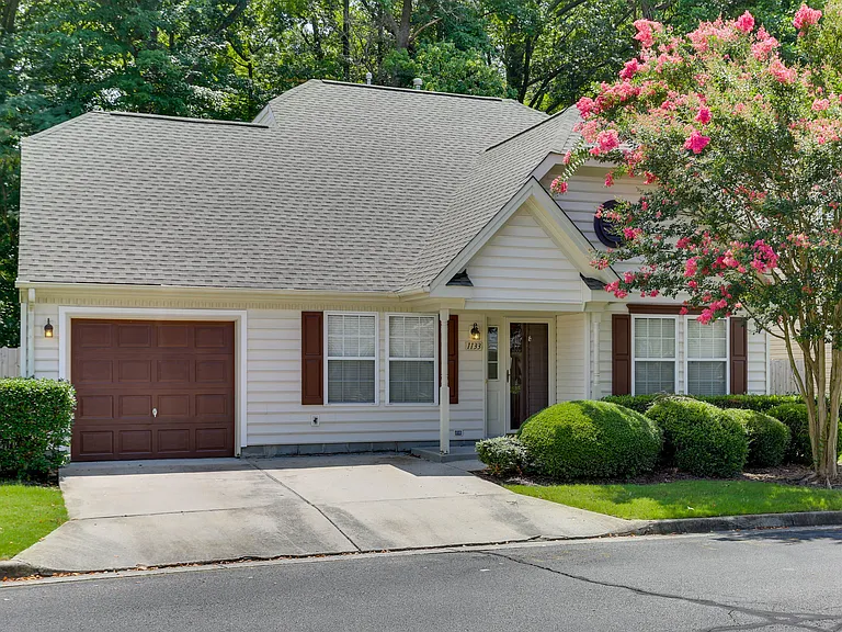 1133 Lady Ashley Dr #1 — Photo 32