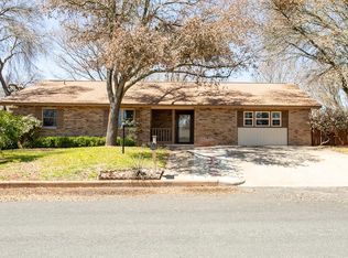 103 W Driftwood Dr, Fredericksburg, TX 78624