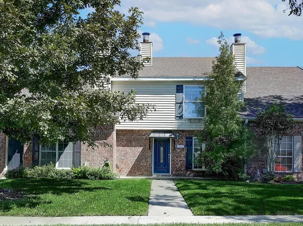 909 Carriage Light Loop, Youngsville, LA 70592