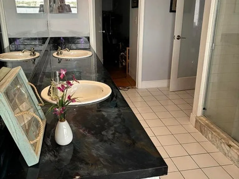 328 N Lake Dr — Photo 20