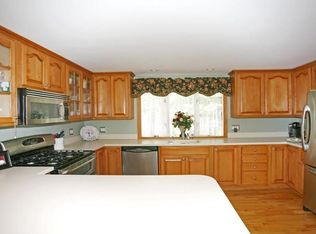 82 Blackpoint Rd, Rumson, NJ 07760