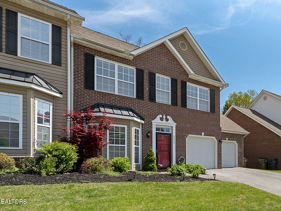 3rd image of 4846 Briar Rock Ln