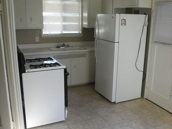 3rd image of 4651 Florida St