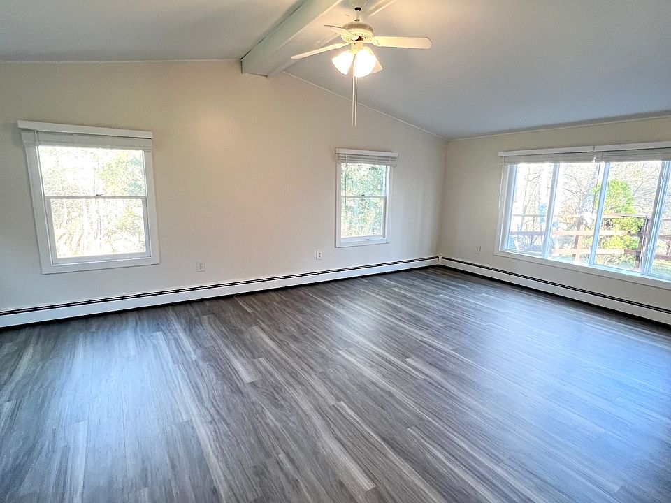 Viewing the living room entrance from the kithen.