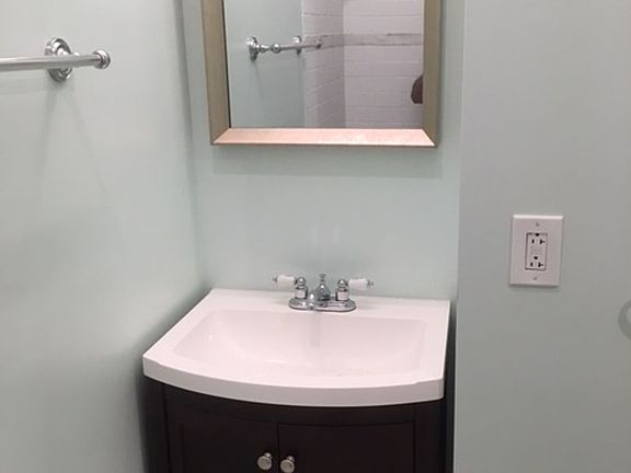 5th image of 721 Chislett St #1