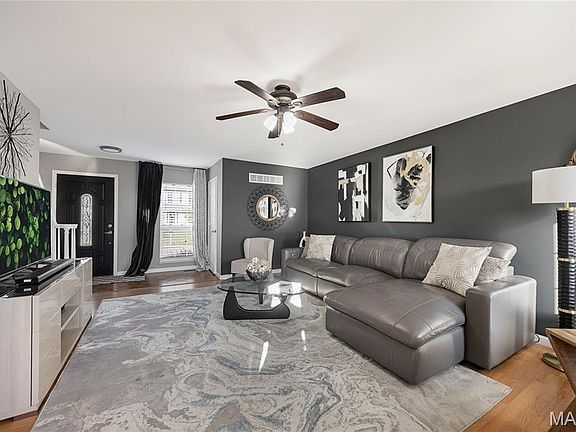 3rd image of 2147 Riding Spur Dr