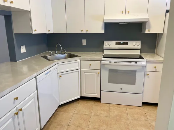 9 Gamwell Ave, Pittsfield, MA 01201