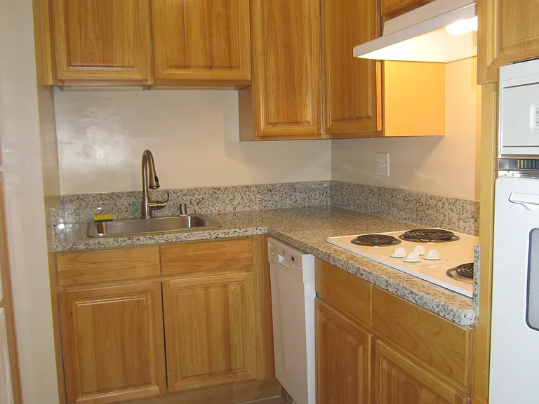 1138 Willow St #10 — Photo 7